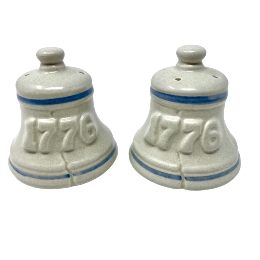 Vintage Pfaltzgraff Yorktowne Liberty Bell Salt & Pepper Shakers 1776 Stoneware
